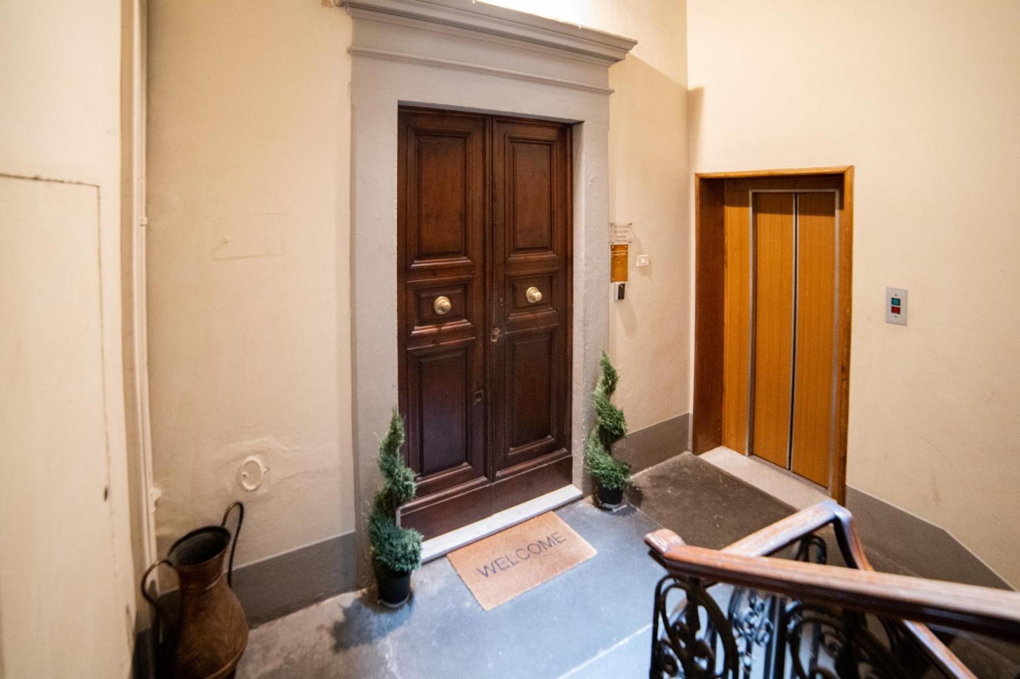 Coco Places Soggiorno Panerai, Centro Storico Флоренция Экстерьер фото